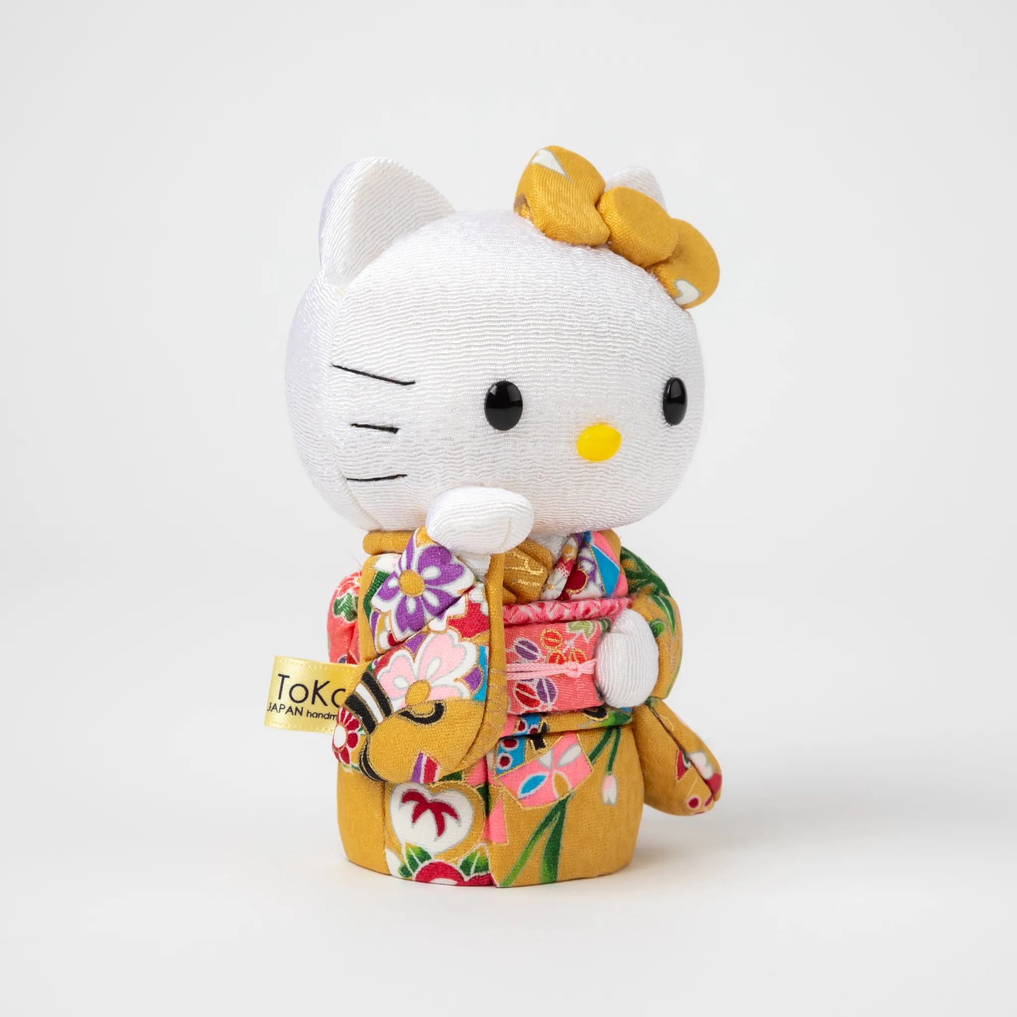 Edo Kimekomi Kimono Maneki Hello Kitty Yellow - Image 3