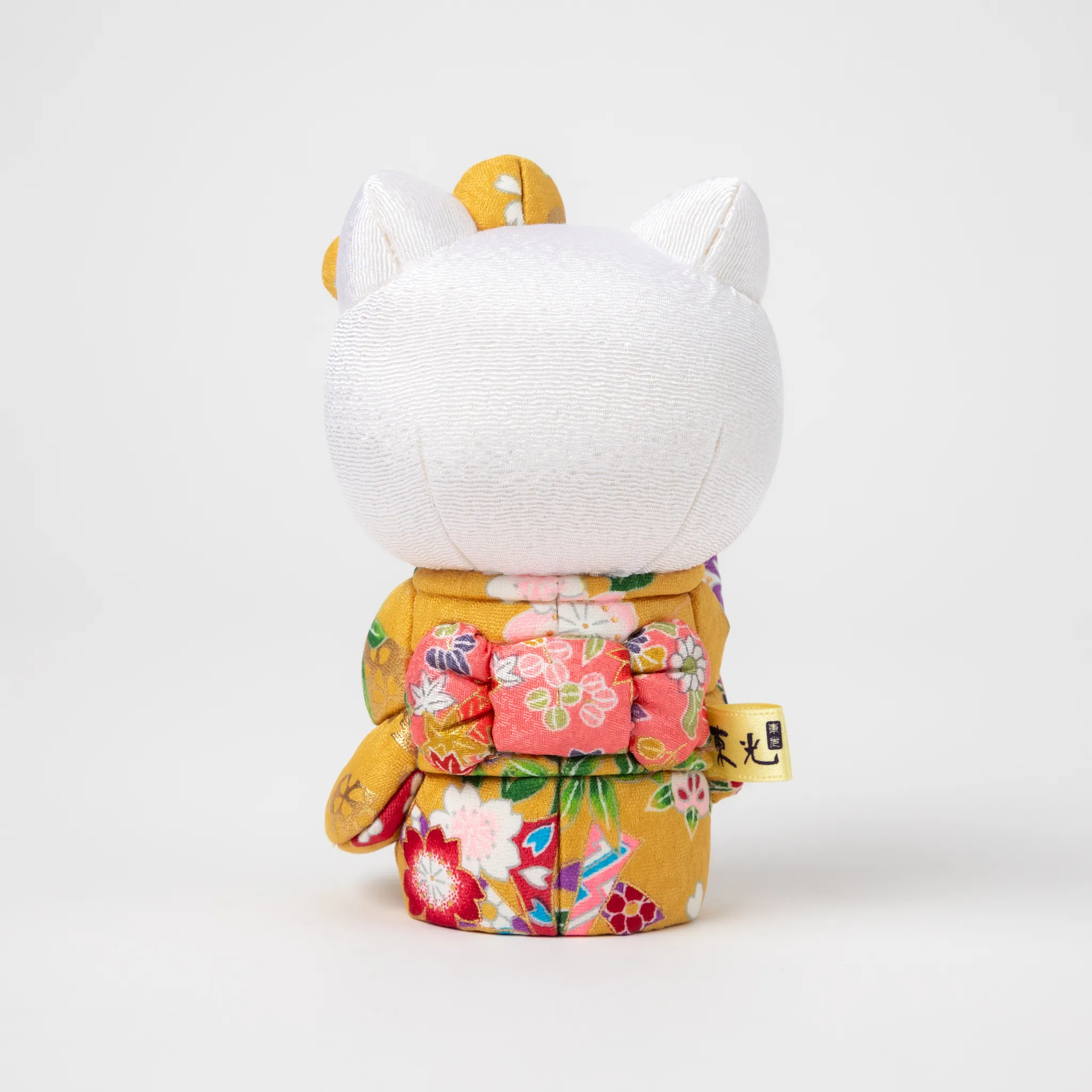Edo Kimekomi Kimono Maneki Hello Kitty Yellow - Image 4