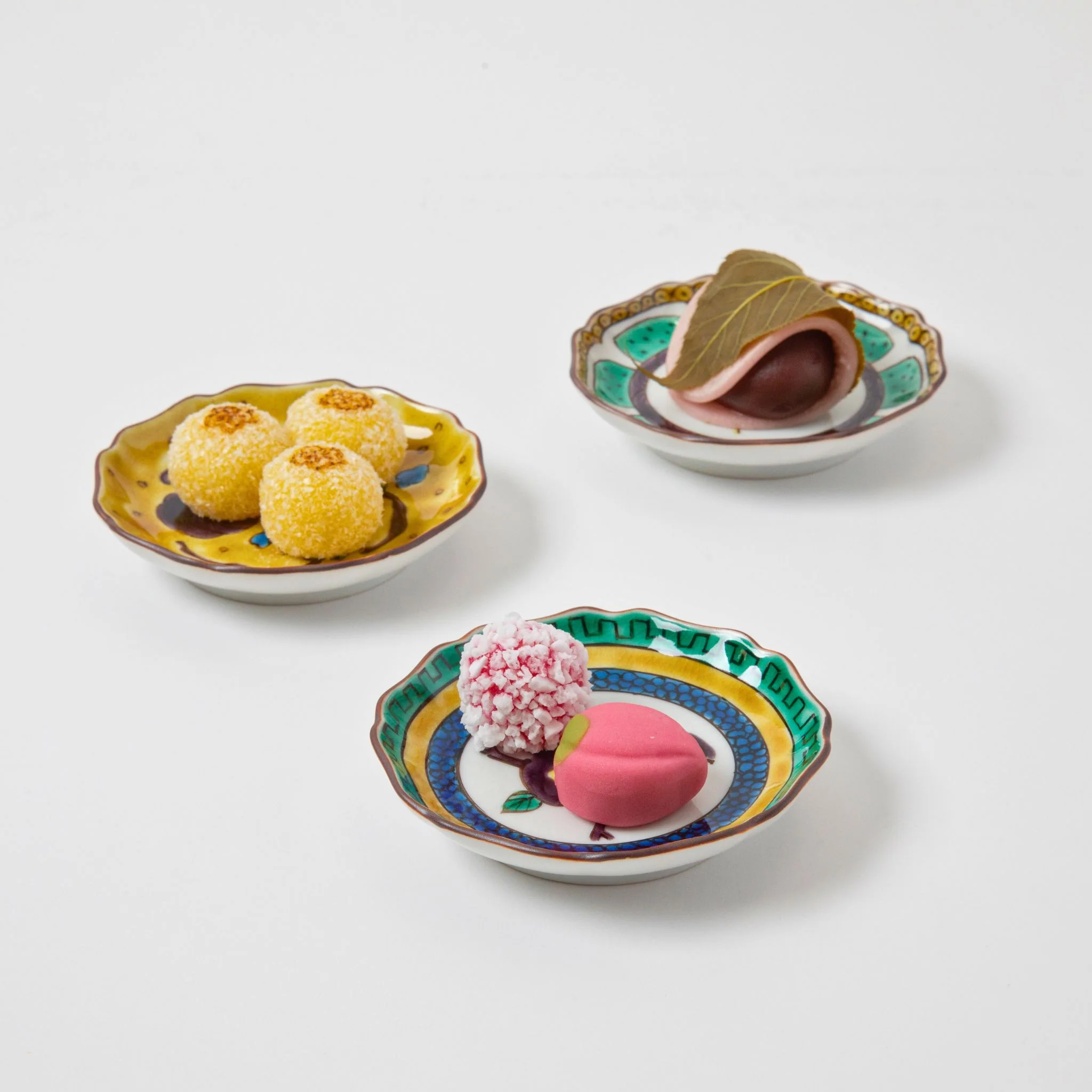 Melon Patterned Petal Rimmed Circle Plate - Image 7