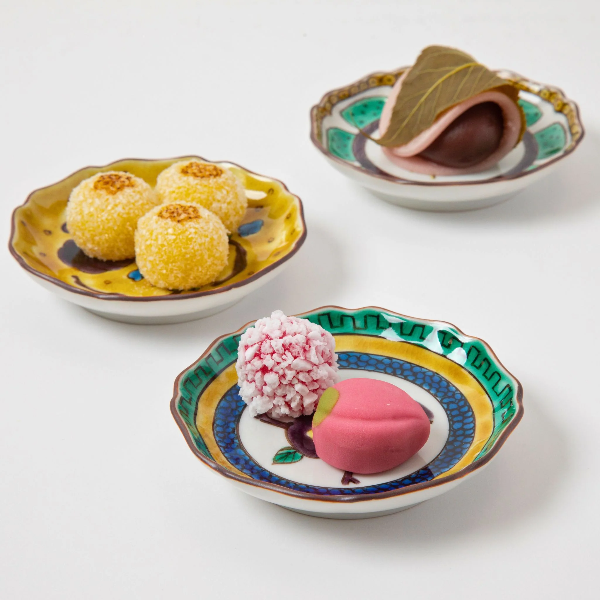 Melon Patterned Petal Rimmed Circle Plate - Image 8
