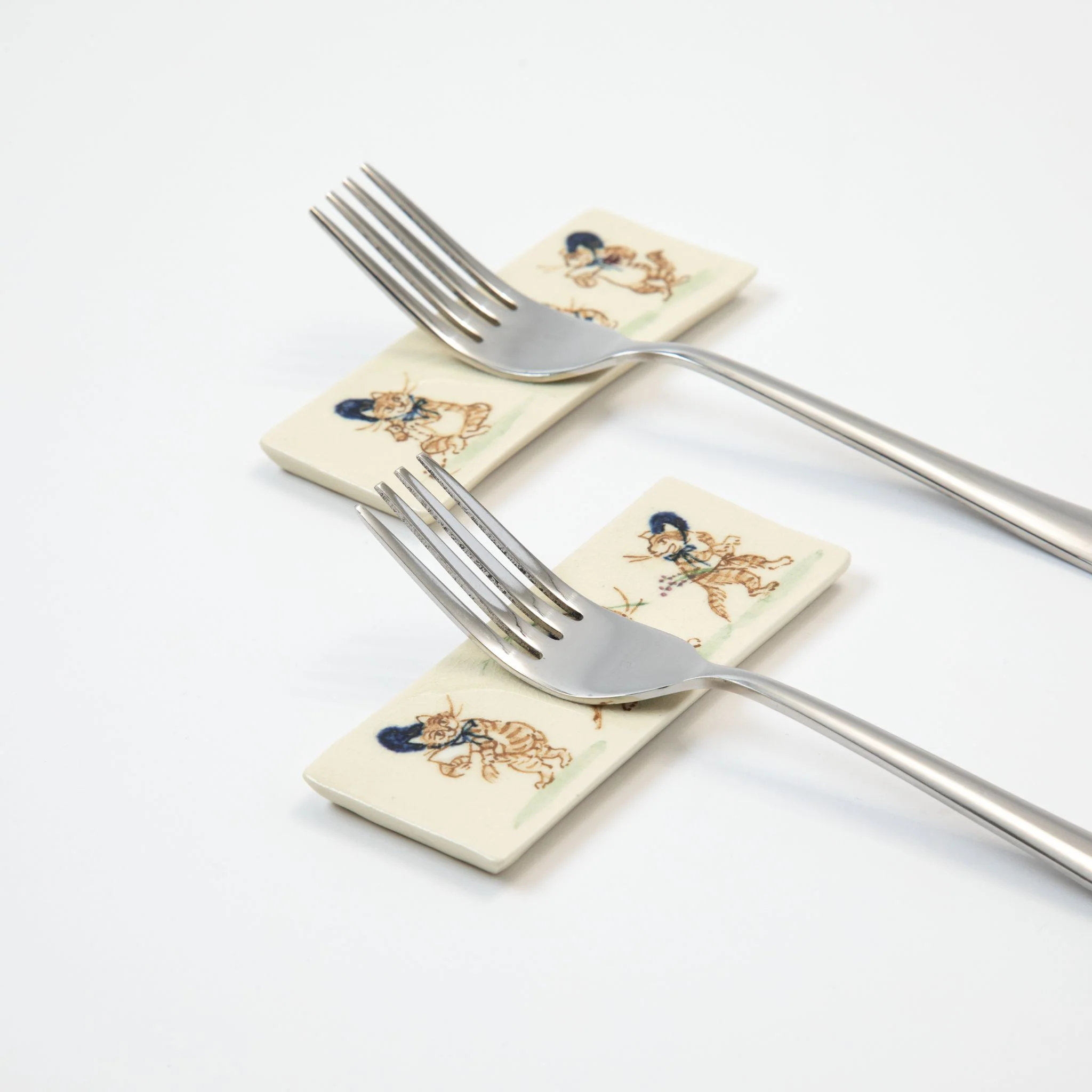 Kozan-ji Temple Cat Cutlery Rest - Image 4